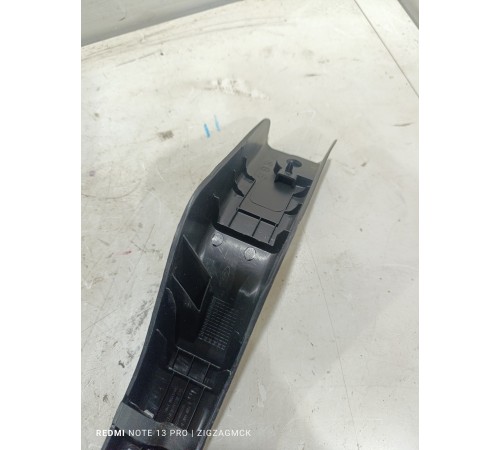 Накладка петли багажника правая