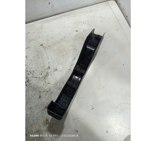 Накладка петли багажника правая