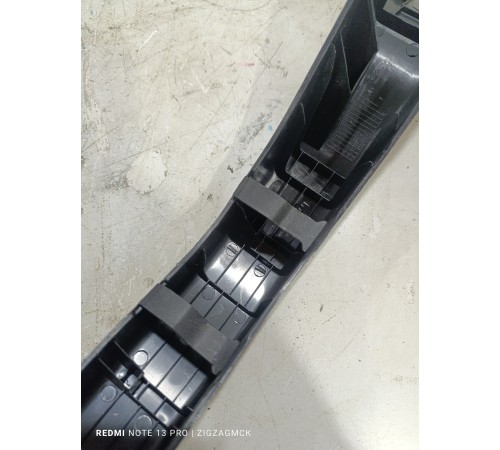 Накладка петли багажника правая