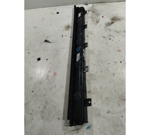 Шторка двери выдвижная солнцезащитная (задняя левая)