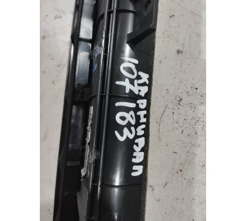 Шторка двери выдвижная солнцезащитная (задняя левая)