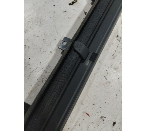 Шторка двери выдвижная солнцезащитная (задняя левая)