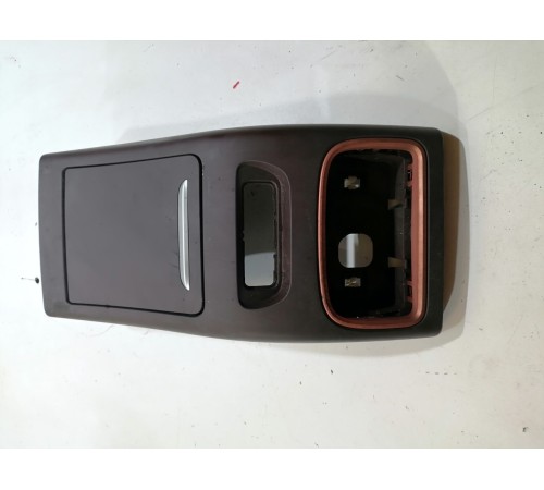 Накладка центральной консоли задняя