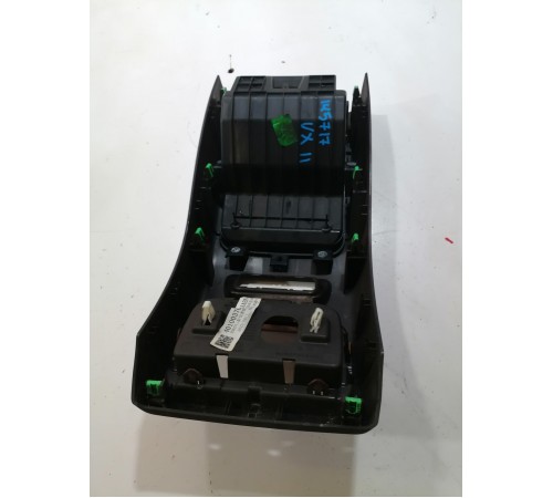 Накладка центральной консоли задняя