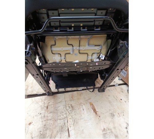 Сиденье переднее левое