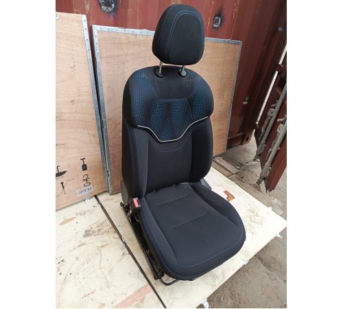 Сиденье переднее левое