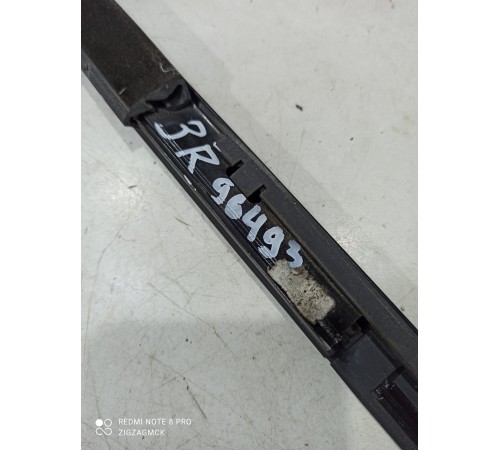 Уплотнитель стекла (задний правый наружный)