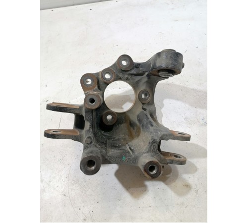 Кулак поворотный задний правый