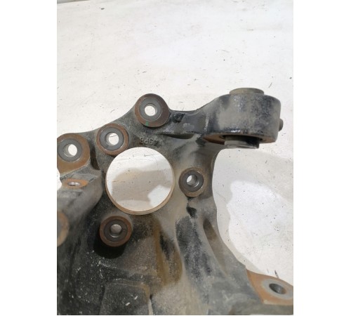 Кулак поворотный задний правый