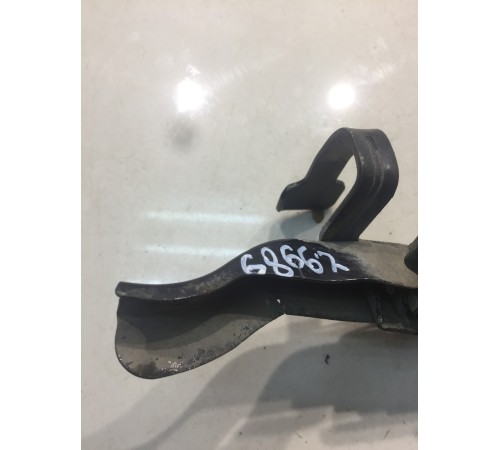 Замок капота