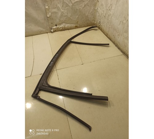 Уплотнитель стекла внутренний верхний(задний правый)