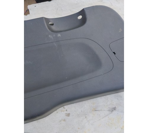 Обшивка крышки багажника