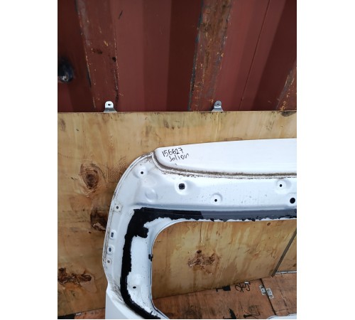 Крышка багажника (пятая дверь)