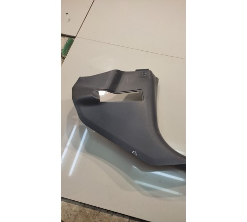 Накладка на порог (внутренняя, передняя, правая)