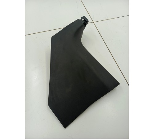 Накладка передней стойки передняя левая нижняя