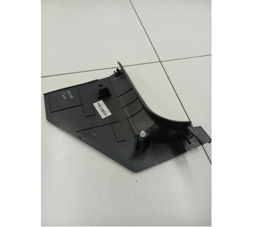 Накладка передней стойки передняя левая нижняя