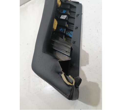 Боковина заднего ряда сиденья правая