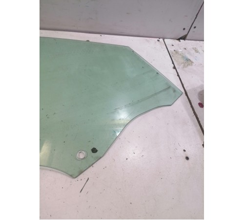 Стекло переднее правое