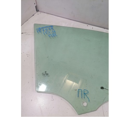 Стекло переднее правое