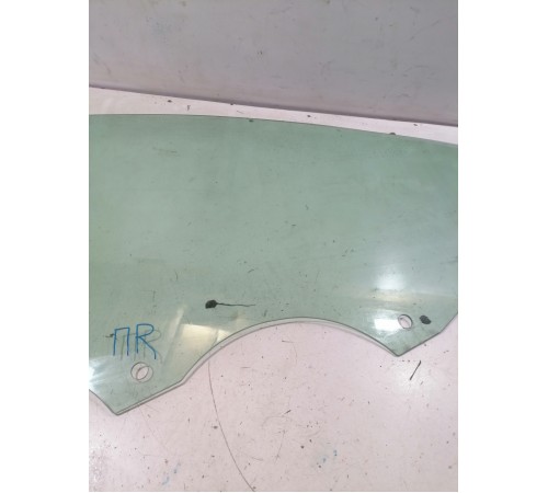 Стекло переднее правое