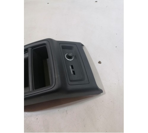 Накладка центральной консоли задняя