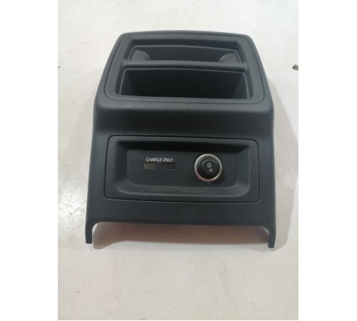 Накладка центральной консоли задняя