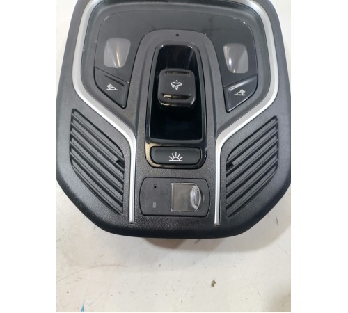 Плафон освещения салона передний