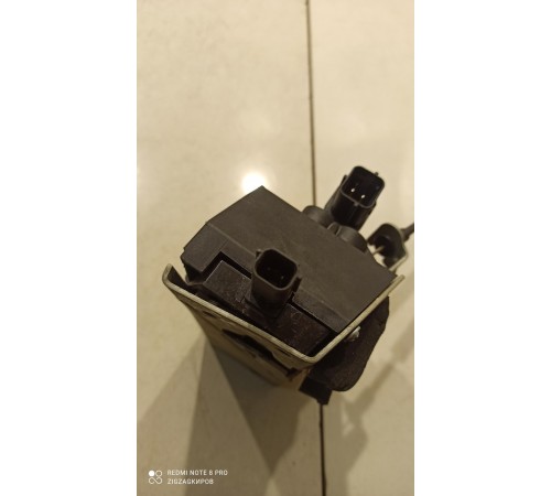 Замок двери правый