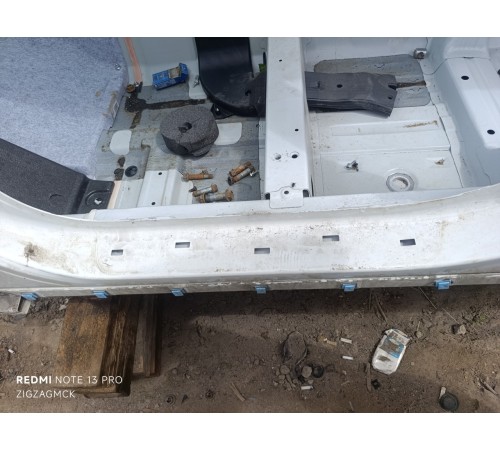 Порог со стойкой левый