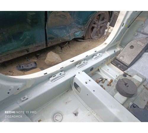 Порог со стойкой левый