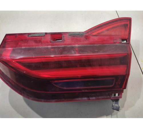 Фонарь крышки багажника правый