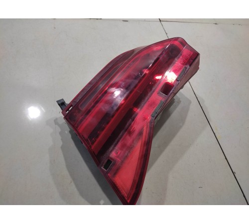 Фонарь крышки багажника правый