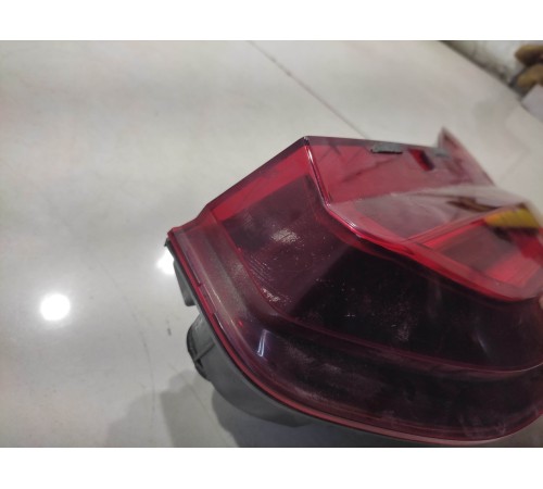 Фонарь крышки багажника правый