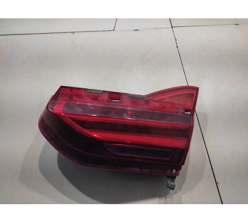 Фонарь крышки багажника правый