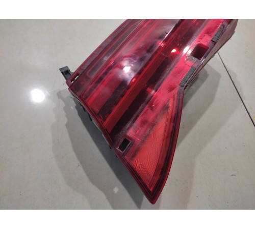 Фонарь крышки багажника правый