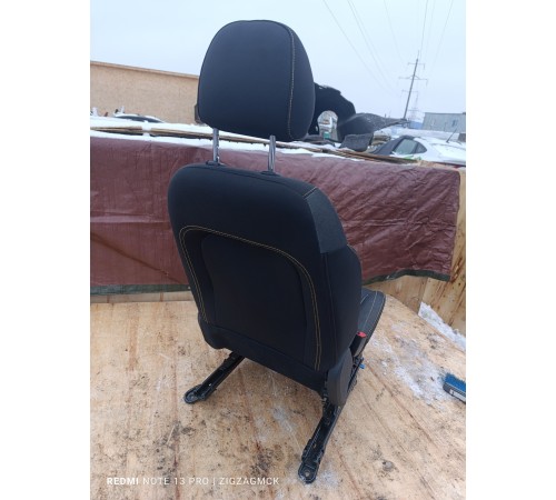 Сиденье переднее левое