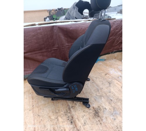 Сиденье переднее левое