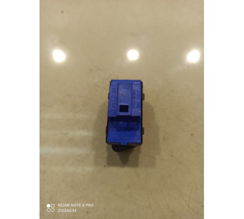 Кнопка центрального замка