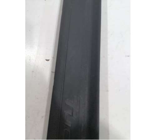 Накладка порога передняя левая