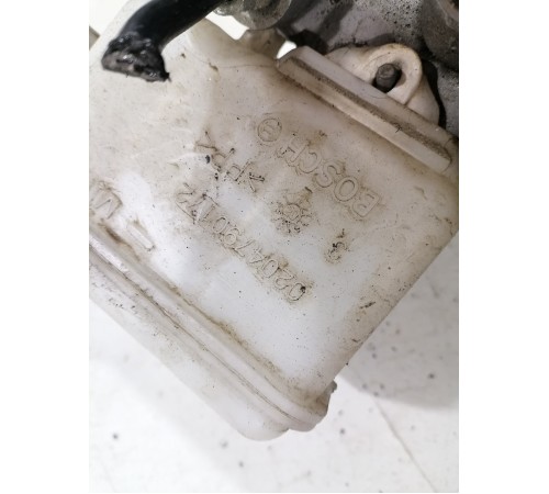 Главный тормозной цилиндр с бачком