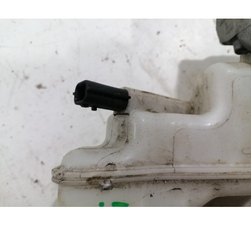 Главный тормозной цилиндр с бачком