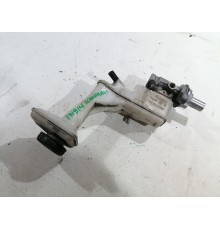 Главный тормозной цилиндр с бачком