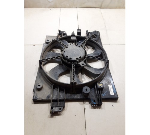 Диффузор радиатора в сборе