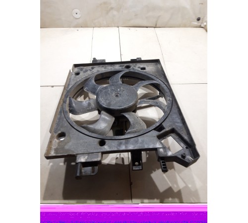 Диффузор радиатора в сборе