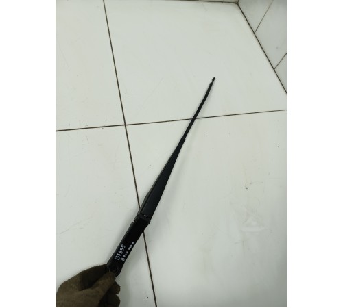 Поводок стеклоочистителя правый