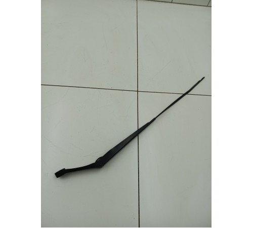 Поводок стеклоочистителя правый