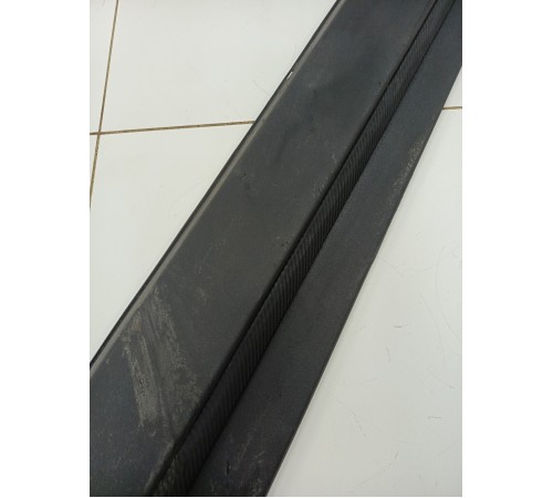 Молдинг двери передний левый