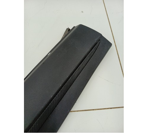 Молдинг двери передний левый