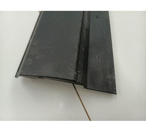 Молдинг двери передний левый