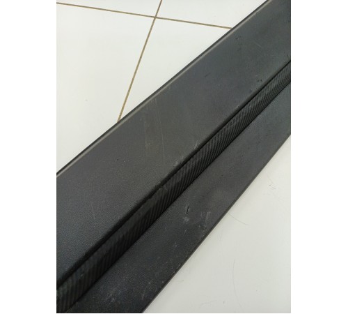 Молдинг двери передний левый